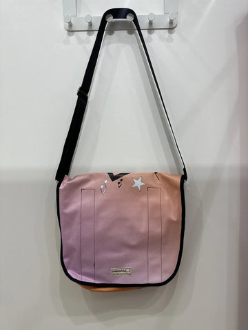 Grand sac bandoulière en bâche upcyclée