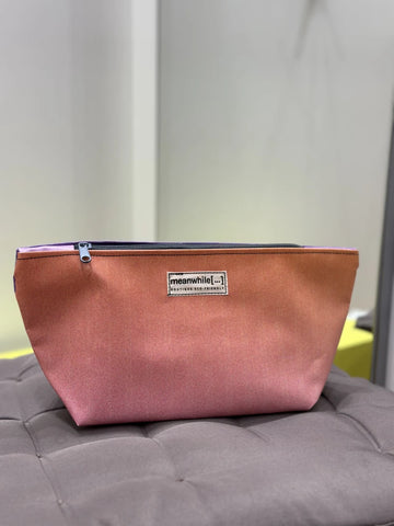Grande trousse de toilette en bâche upcyclée