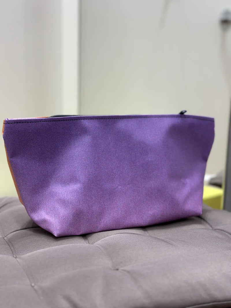 Grande trousse de toilette en bâche upcyclée
