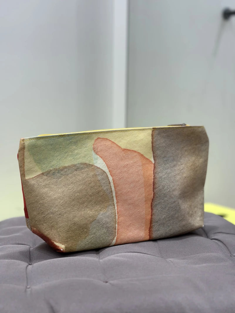 Grande trousse de toilette en bâche upcyclée