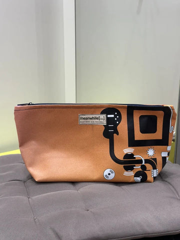 Grande trousse de toilette en bâche upcyclée