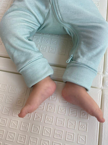 Pyjama bébé zippé - Nager au milieu des coraux