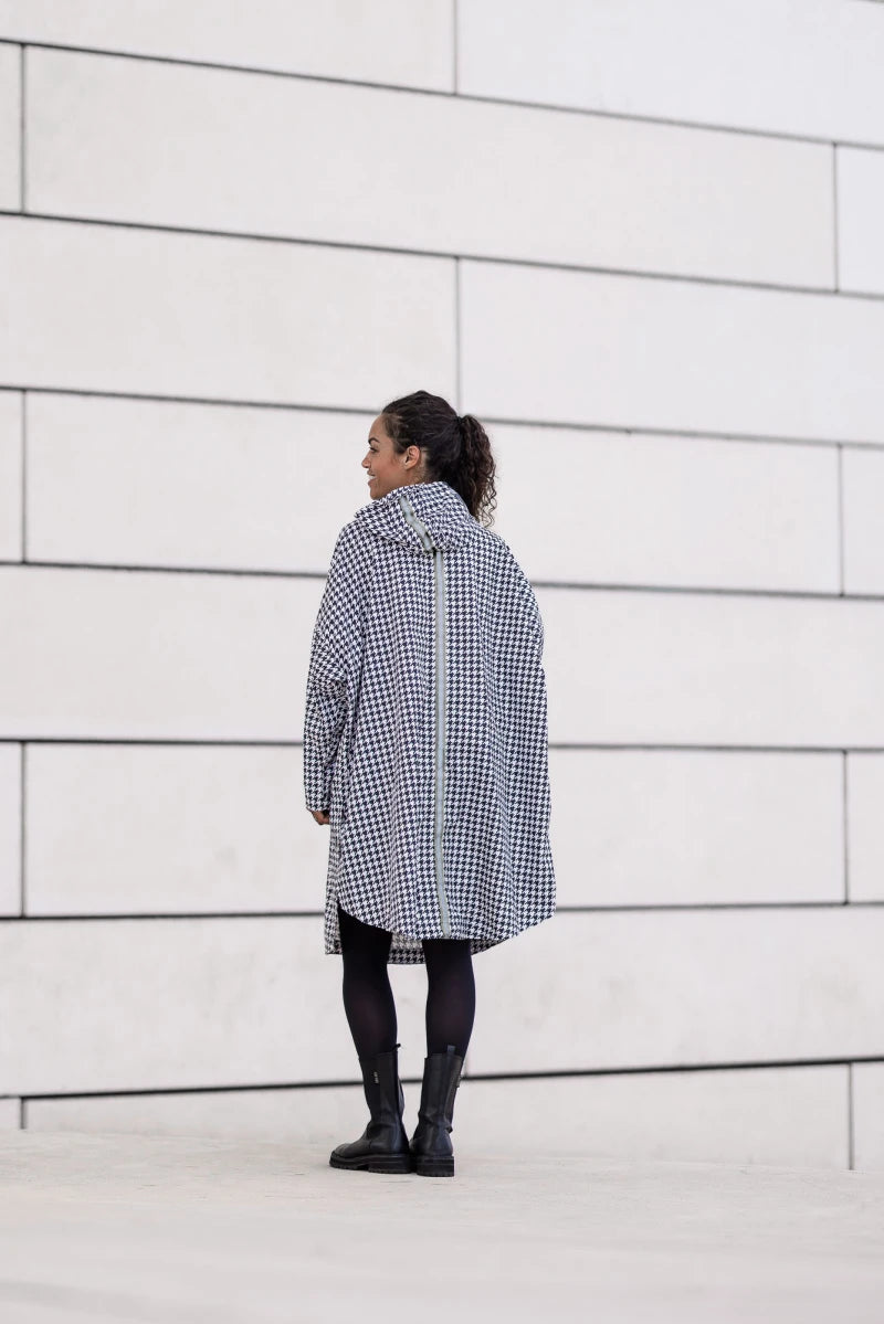 Poncho Paris