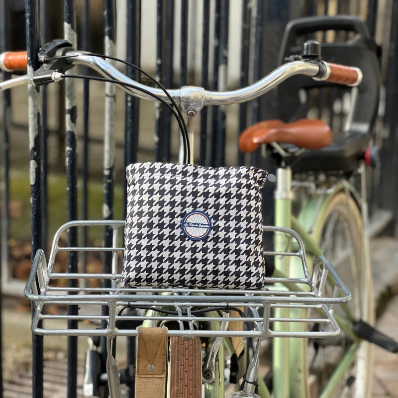 Poncho Paris