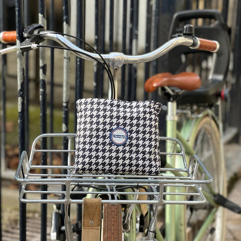 Poncho Paris