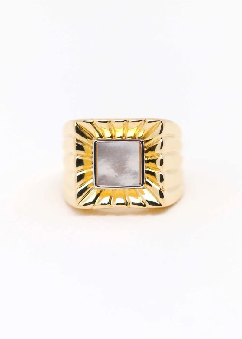 Chevalière femme Albertine plaqué or Nacre