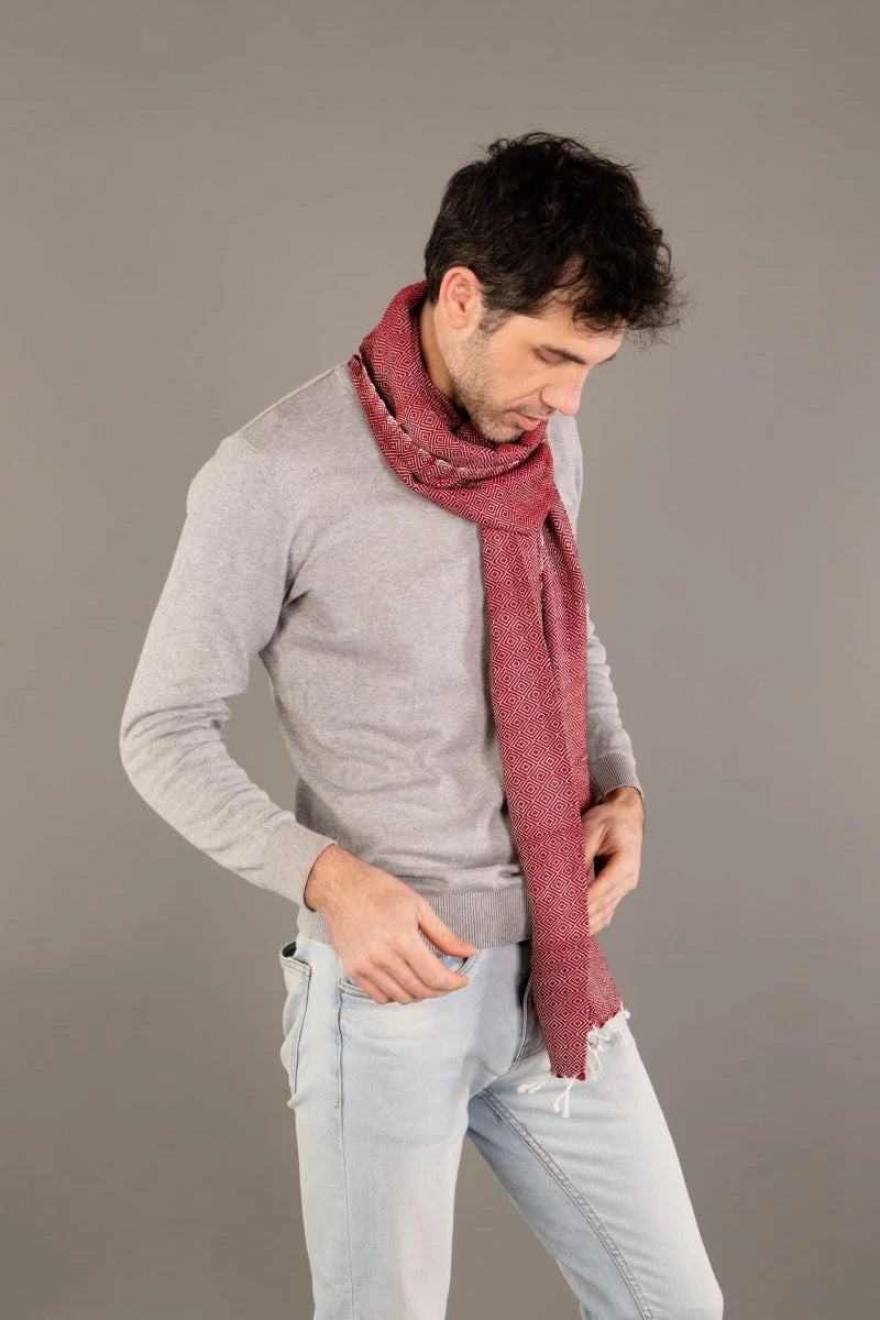 Le Krama Chaud Bordeaux dans son écrin en feuille de palmier - Homme