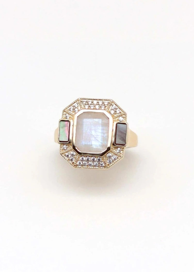 Bague Art Deco Célestine plaqué or Pierre de lune et Nacre grise
