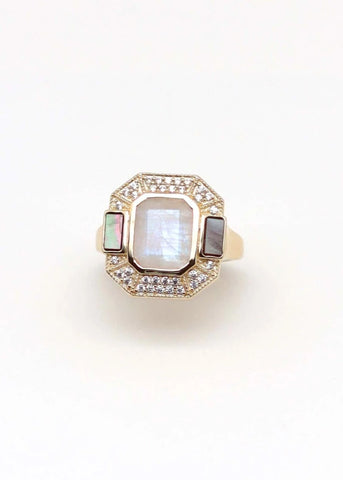 Bague Art Deco Célestine plaqué or Pierre de lune et Nacre grise