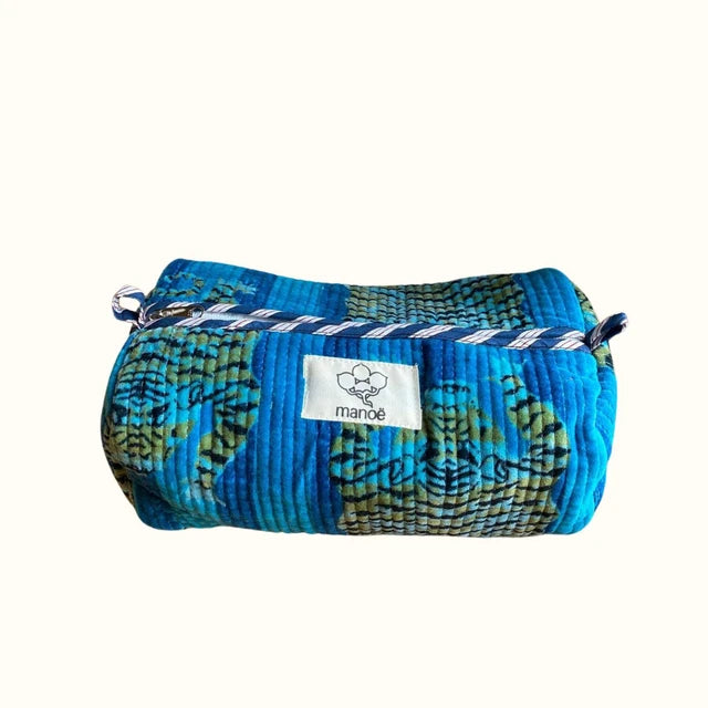 Trousse de toilette en velours matelassé – Tigres bleus
