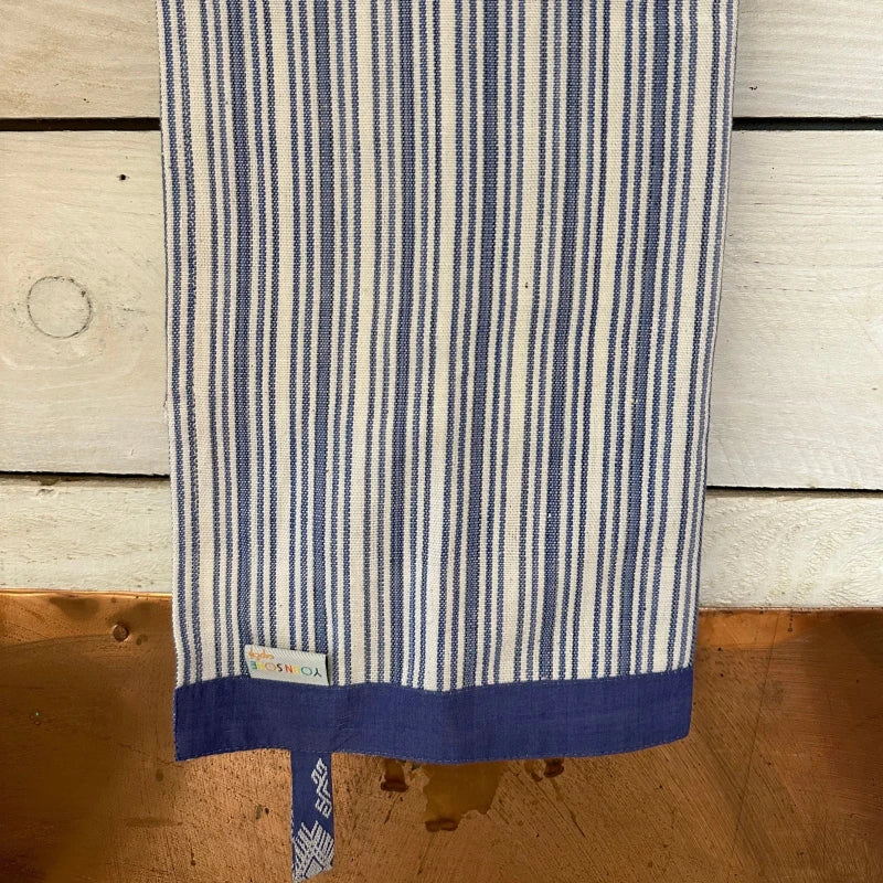 Torchon de cuisine à lignes blanches et bleues