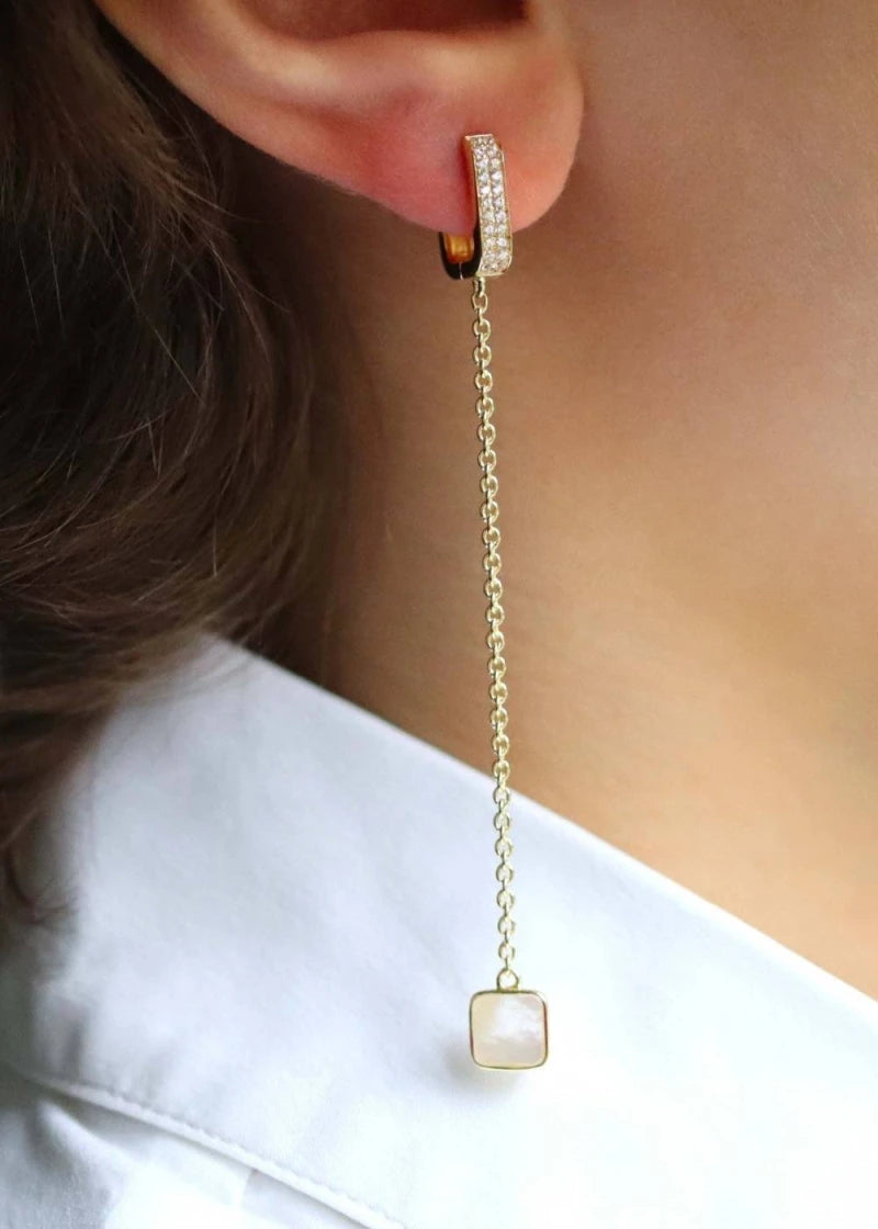 Boucles d'oreilles chaîne Séraphine pendantes plaqué or et nacre