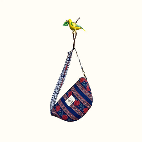 Sac demi-lune matelassé – Nānī-  māmāmā (नानी ममामा)