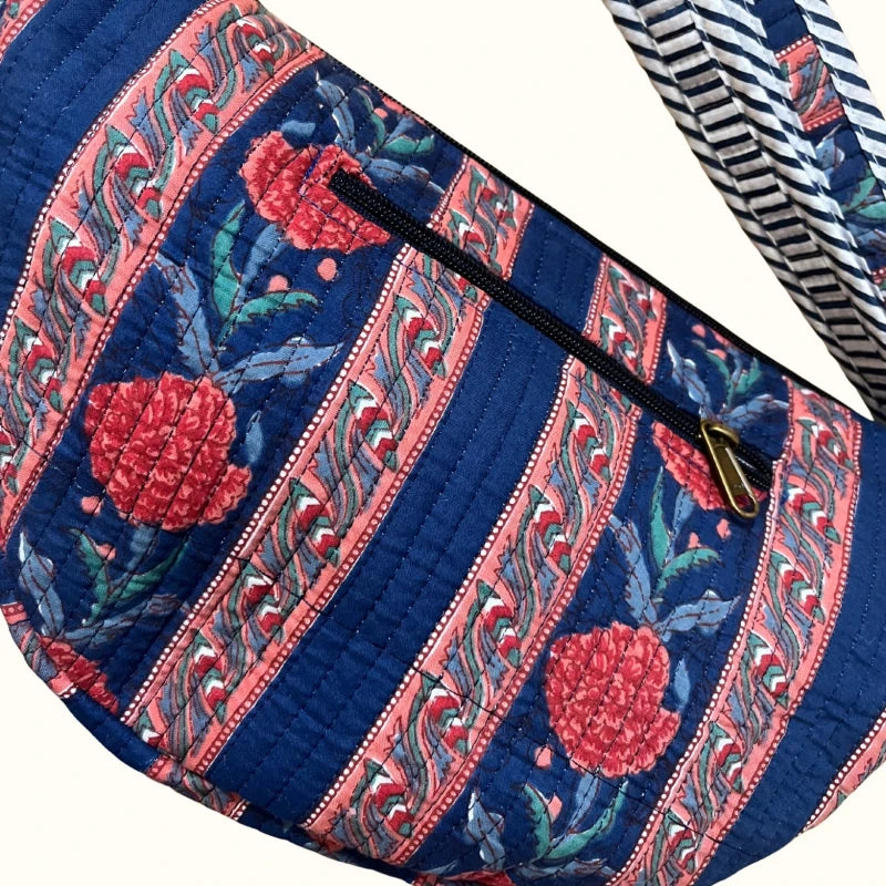 Sac demi-lune matelassé – Nānī-  māmāmā (नानी ममामा)