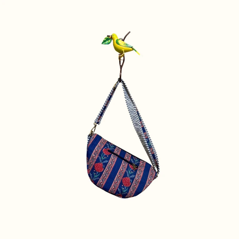 Sac demi-lune matelassé – Nānī-  māmāmā (नानी ममामा)