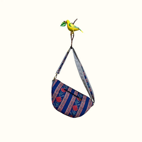 Sac demi-lune matelassé – Nānī-  māmāmā (नानी ममामा)