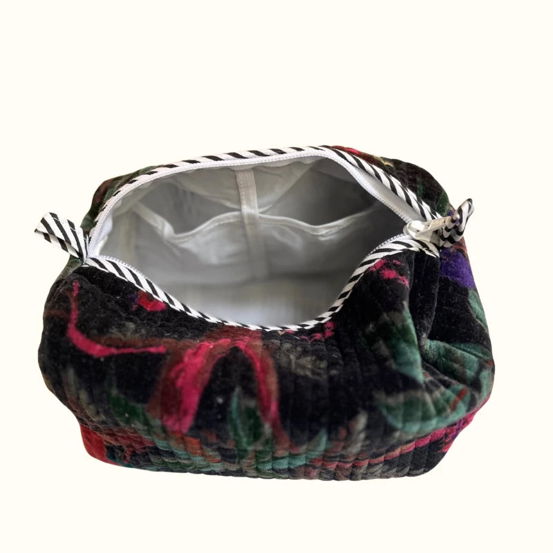 Trousse de toilette en velours matelassé – "Bird of the night"