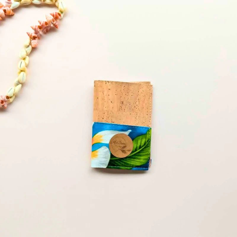 Porte-cartes en liège : accessoire polynésien