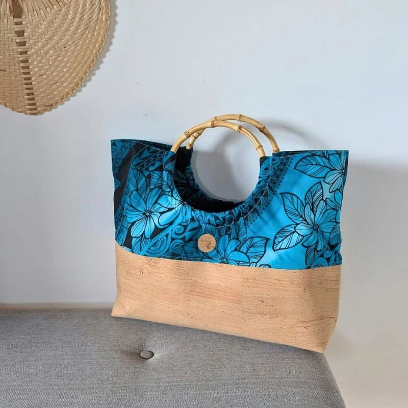 Sac Mahana en liège et anse en bambou : bleu lagon et noir
