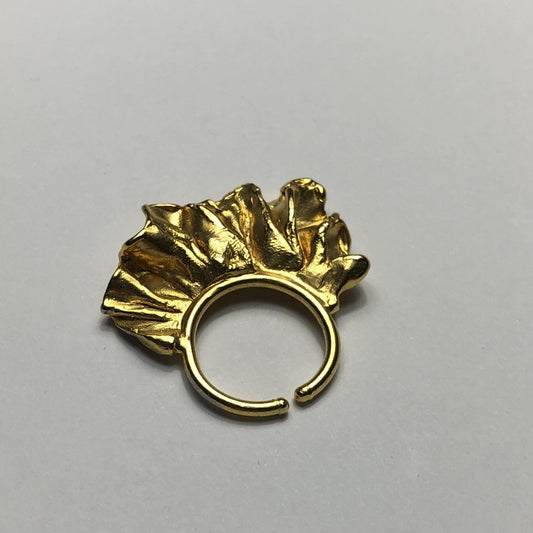 Bague anneau avec motif feuille en or 