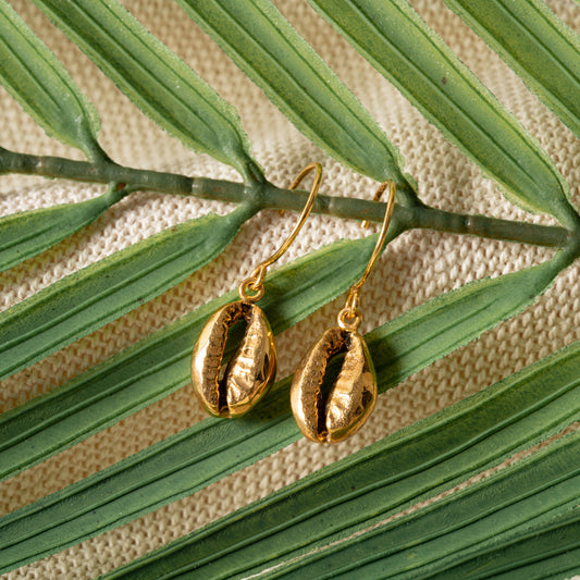 Boucles d'oreilles coquillages dorées faites main en laiton recyclé