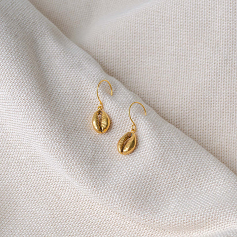 Boucles d'oreilles coquillages dorées faites main en laiton recyclé