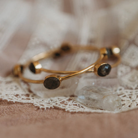 Bracelet jonc or avec pierres précieuses pour femme - bijoux faits main - Meanwhile Boutique