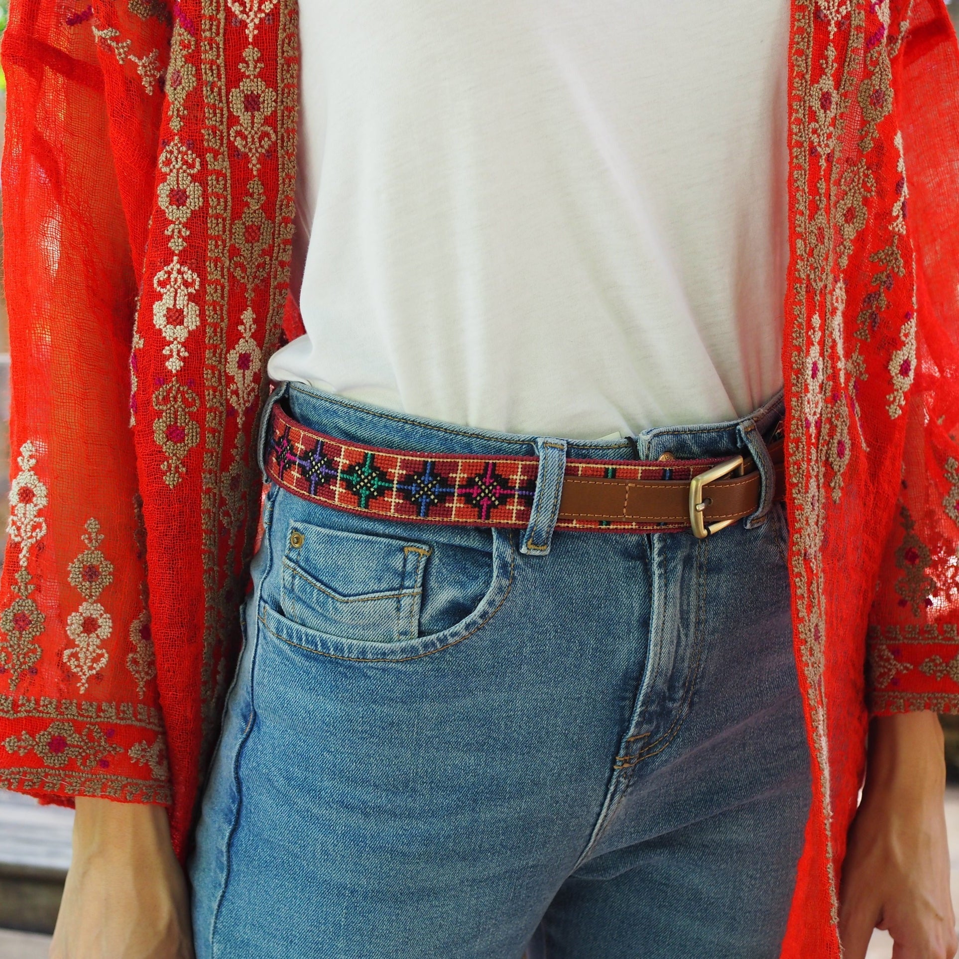 ceinture inaash brodée à la main au liban