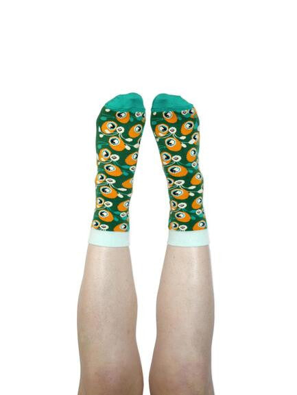 Chaussettes colorés par paire ou à l'unique marque français avec design en collaboration avec des artistes par Quanailles sur meanwhile boutique