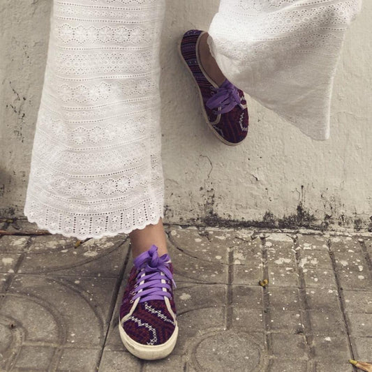 Paire de chaussures en coton à motifs traditionnels thaïlandais