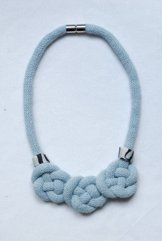 Collier en macramé fleur fait main