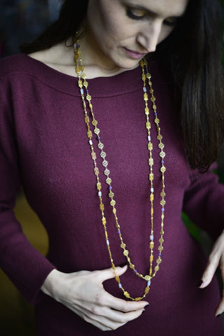 collier sautoir dorées cercles fabriquées à la main au Liban