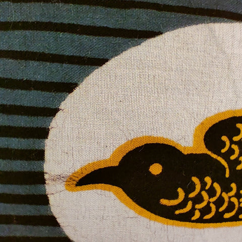 Couverture blanche en tissu wax avec motifs oiseaux