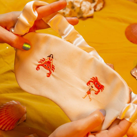 masque en coton bio et satin j'en pince pour toi broderie crabe lundi au soleil