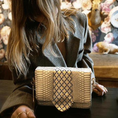 sac à main baguette / bandoulière végane avec matière upcyclé - atelier tanha sur meanwhile boutique