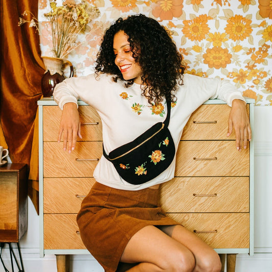 Sac Banane noire en coton bio I Fleurs rétro