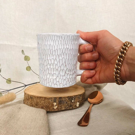 Tasse blanche à facettes en céramique artisanale - Meanwhile Boutique