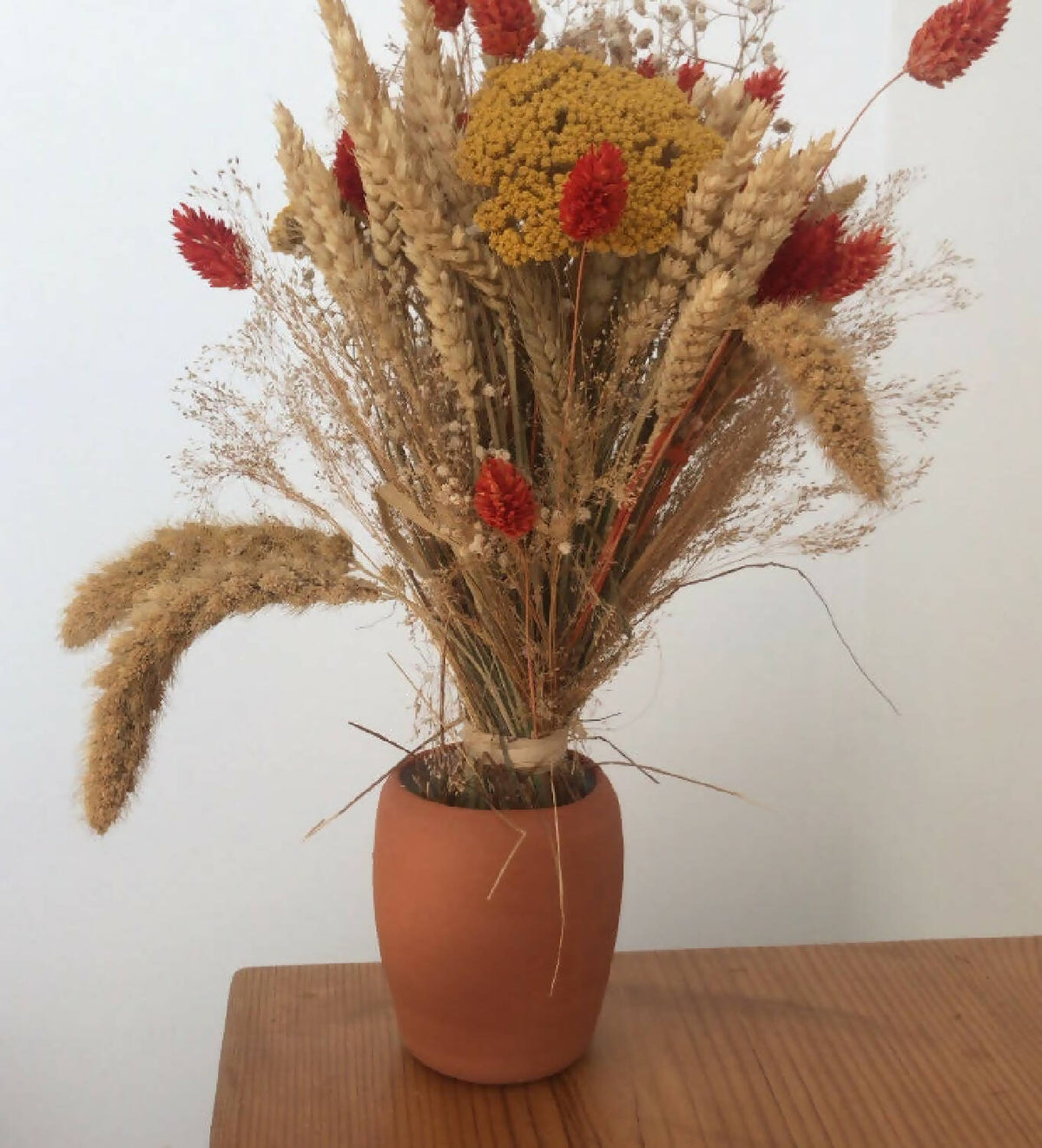 Vase en argile rouge et émail blanc fait main